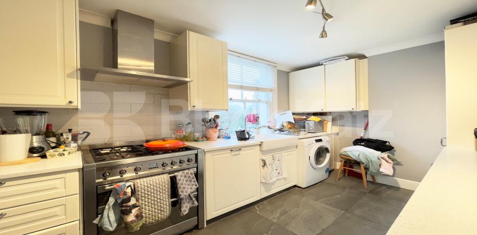 			3 Bedroom, 1 bath, 1 reception Apartment			 Clapham Road, Clapham North